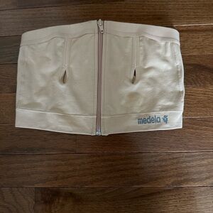 Medela Cream Hands-Free Pumping Bra